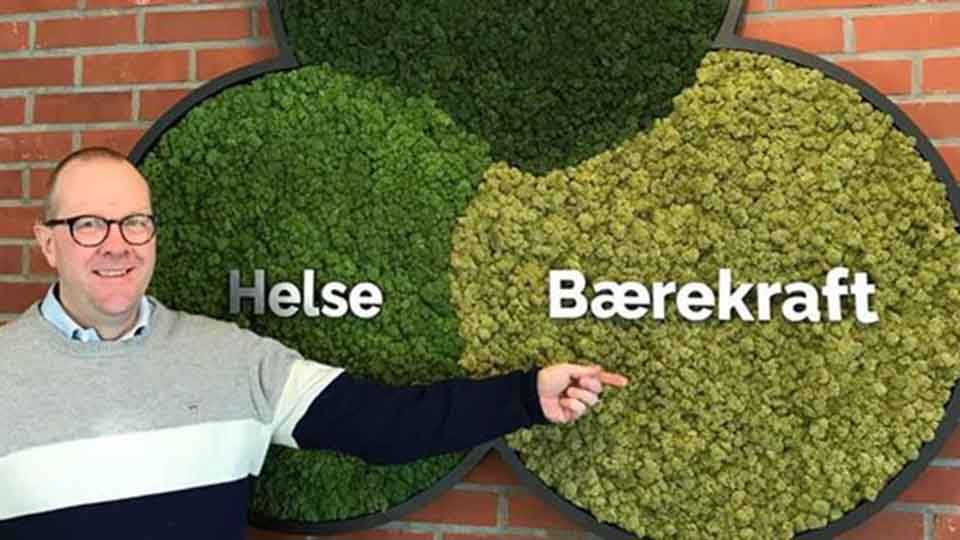Vegard Herlyng er daglig leder ved Høgskolesenteret i Kongsvinger, som har tatt resolutte grep for å tilby utdanning i bærekraft. Endringene skjer raskt, vi må lære i fart, sier han. Vegard Herlyng er daglig leder ved Høgskolesenteret i Kongsvinger, som har tatt resolutte grep for å tilby utdanning i bærekraft. Endringene skjer raskt, vi må lære i fart, sier han. Foto: Torhild Slåtto