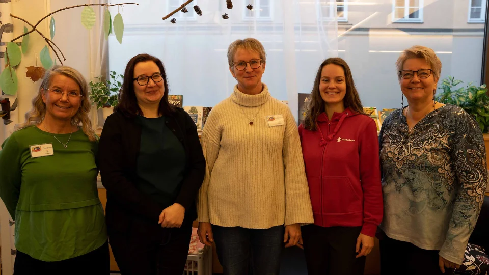 Förskollärarna i Luleå Fem kvinnor inomhus